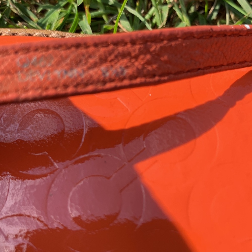 Coach sandals/flips EUC - Picture 6 of 10